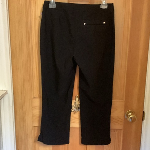ITEM AND COMPANY 3/4 LENGTH PANTS - Picture 3 of 4
